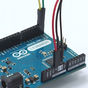 HC-06 Bluetooth module wires connected to Arduino Leonardo.